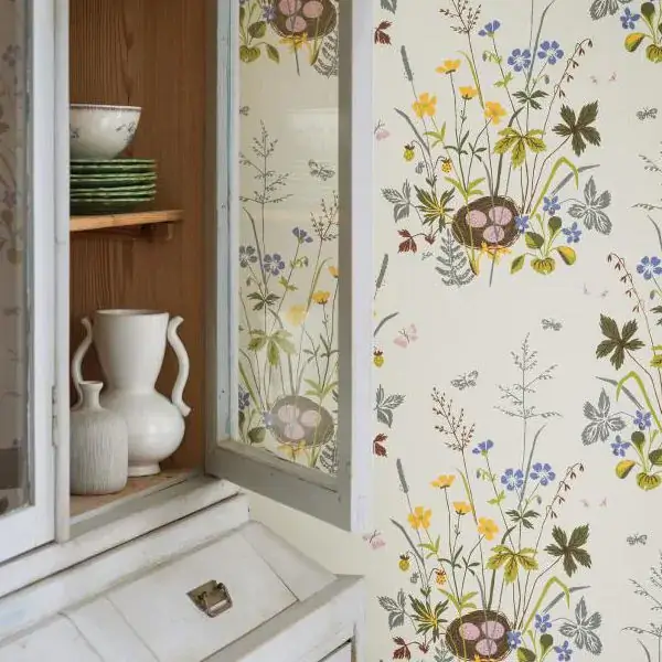 Fagelbo Wallpaper by Lisbet Jobs from Borastapeter