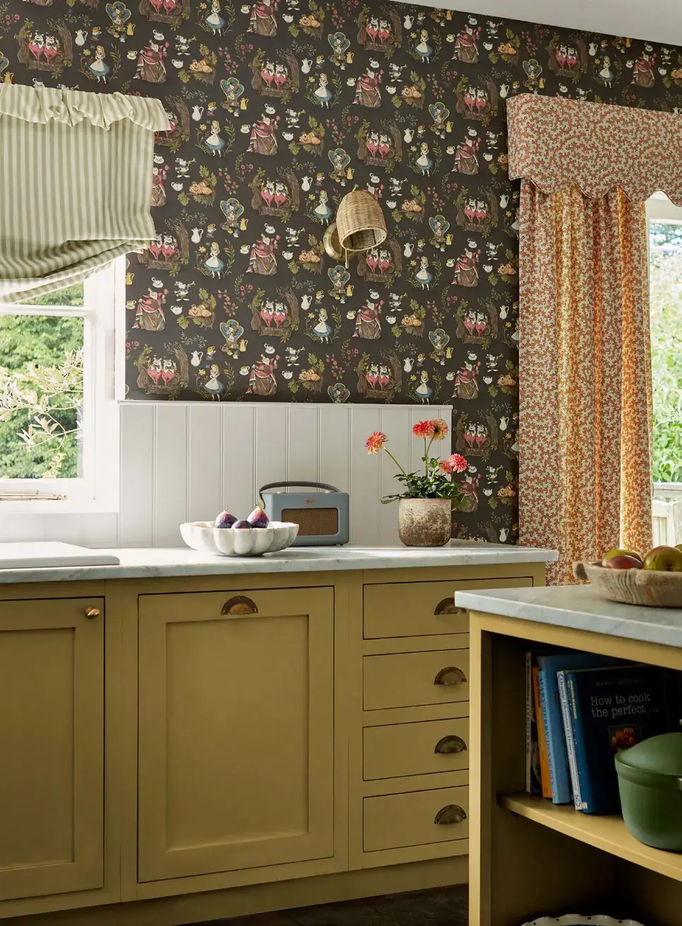 Sanderson Alice in Wonderland Wallpaper